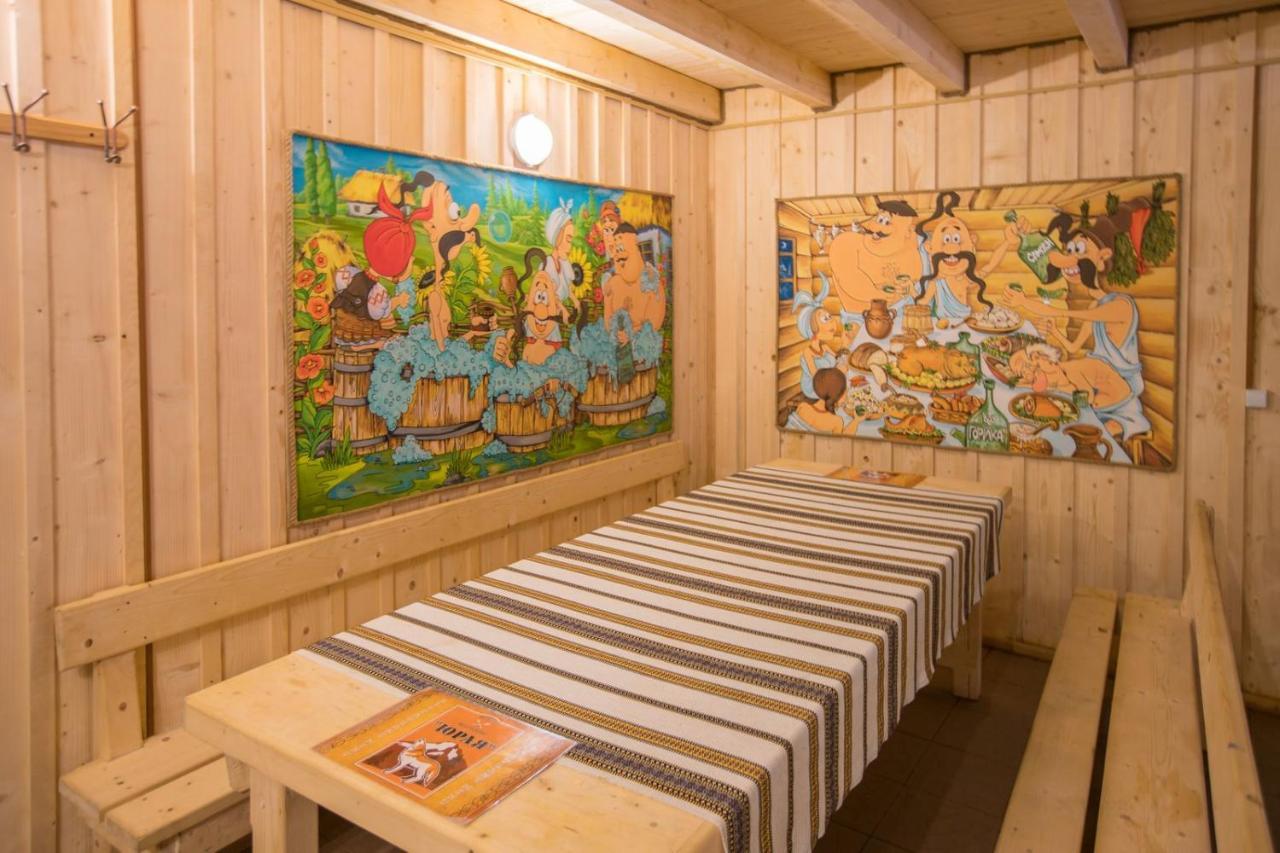 Yuraya Hotel Vorochta Buitenkant foto