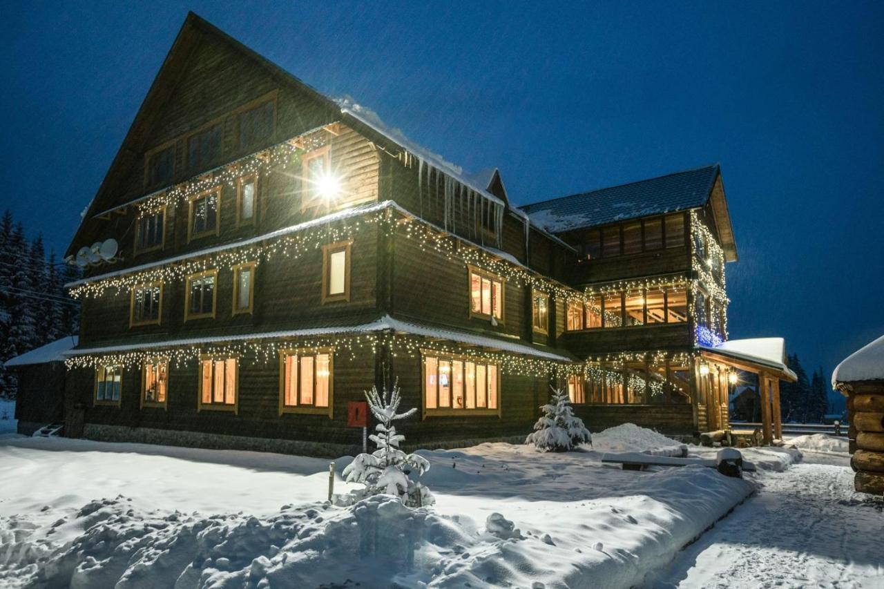 Yuraya Hotel Vorochta Buitenkant foto